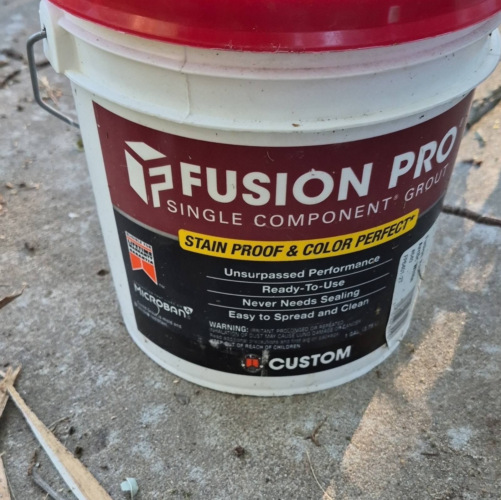 Fusion Pro Ready-to-Use Stain Resistant Grout, White/Red/Black Plastic Bucket