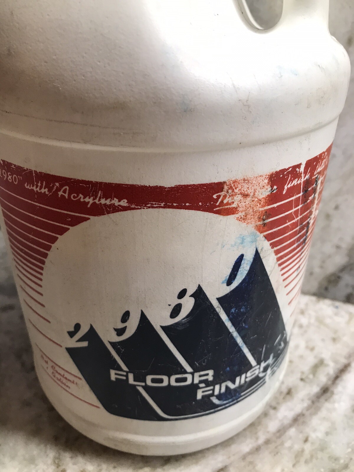 Floor Finish 1 Gallon 3/4 Full. Acabado para Pisos 1 Gallon -3/4 Lleno.