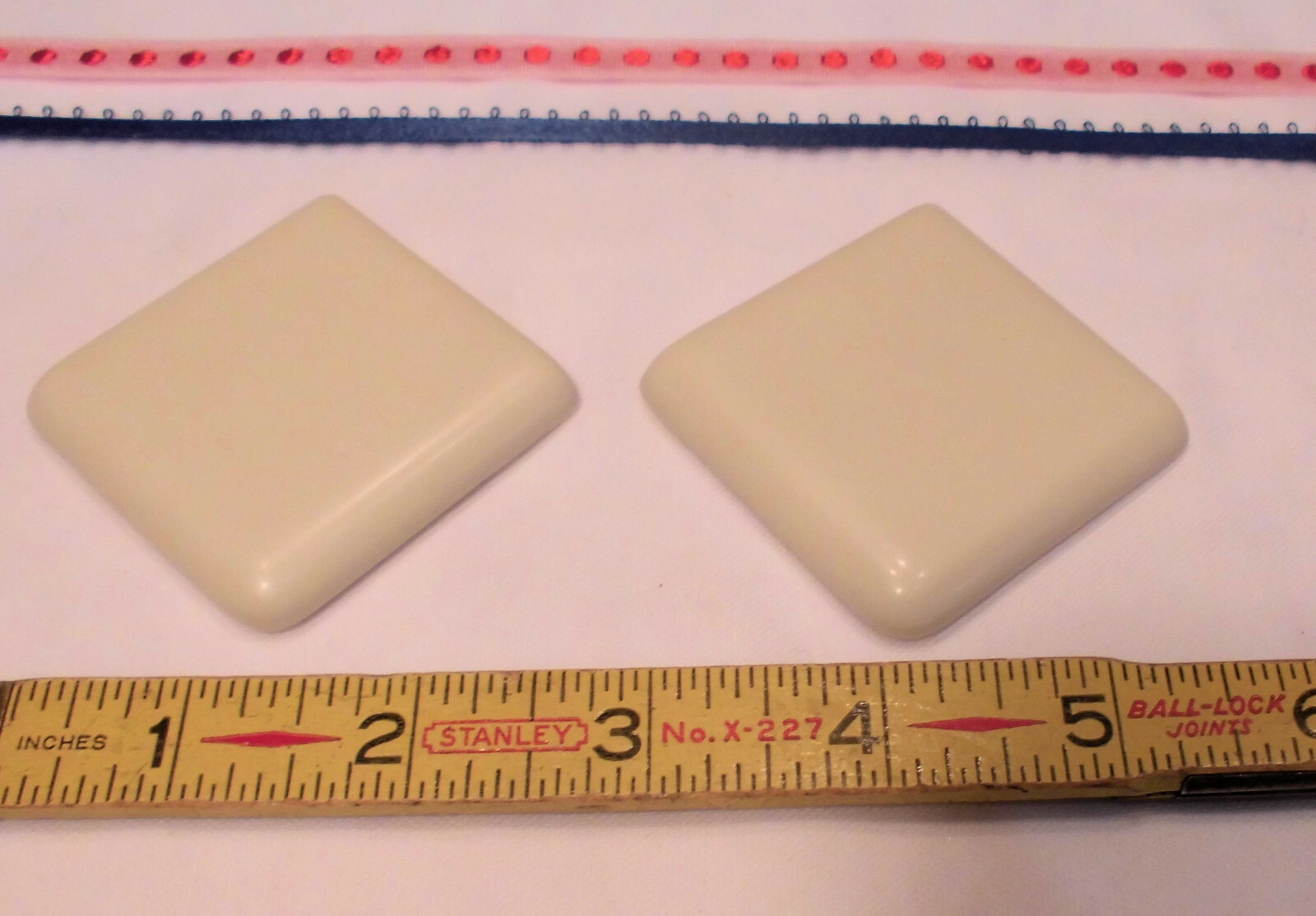 2 pcs. *Matte Almond* 2″ X 2″ X 5/16″ Ceramic Surface Bullnose Corner Tiles NEW