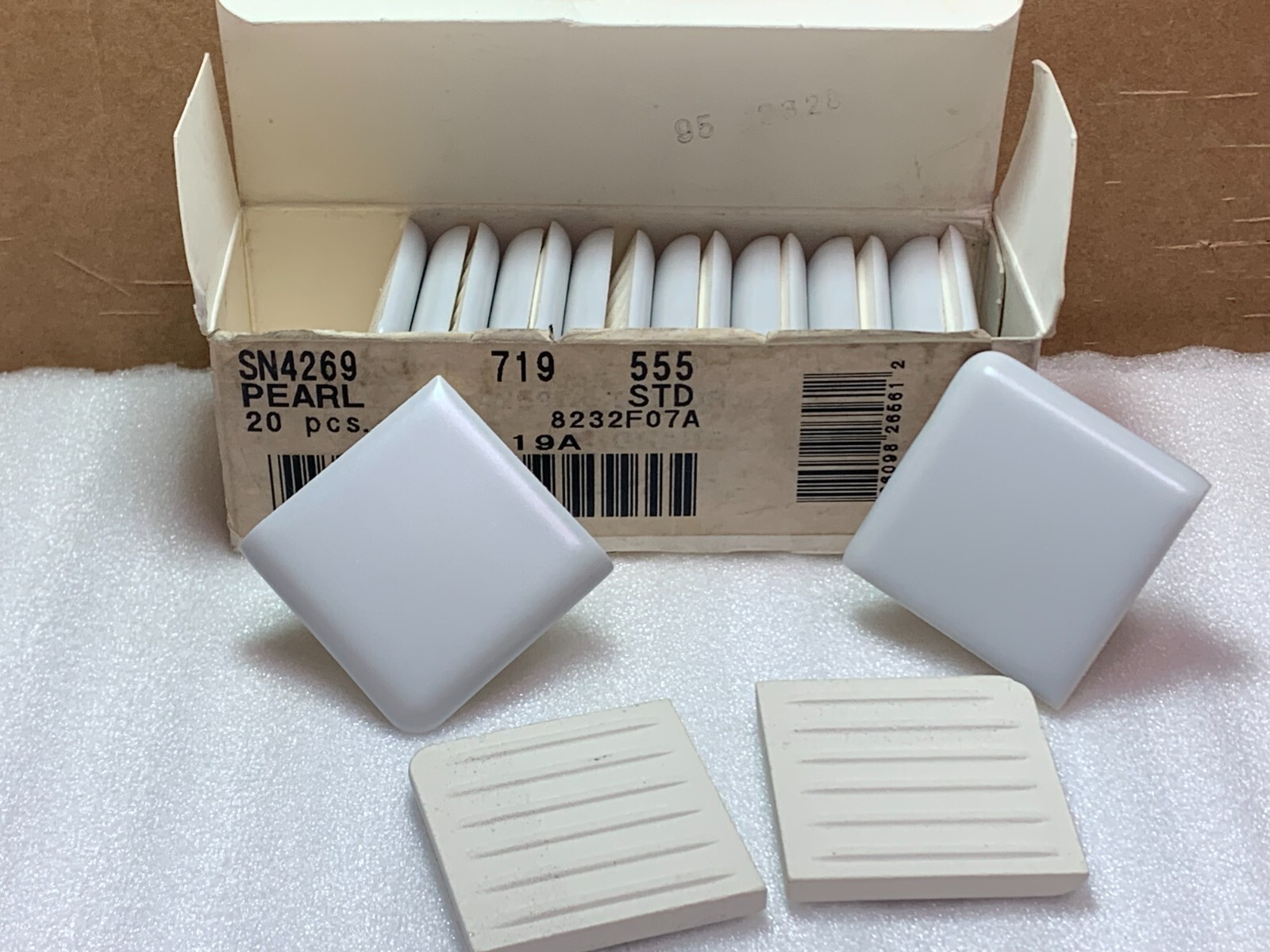 New Florida Pearl#719 Matte 2″ x 2″ Flat Surface Bullnose Corner *Shade 555*