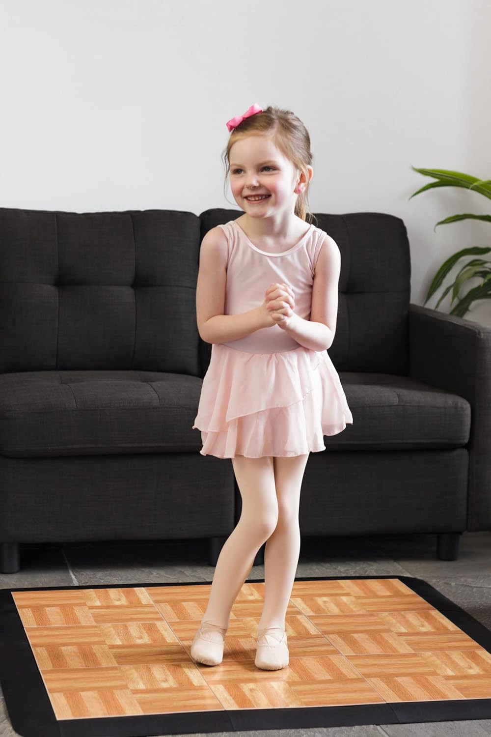 Interlocking Oak Dance Floor Kit – 3′ x 3′ Lightweight 21 Piece Set