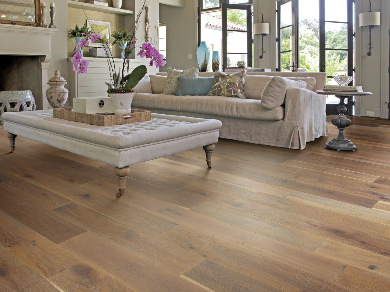 Shaw SW485 Castlewood Oak 7-1/2″W Wire Brushed Engineered