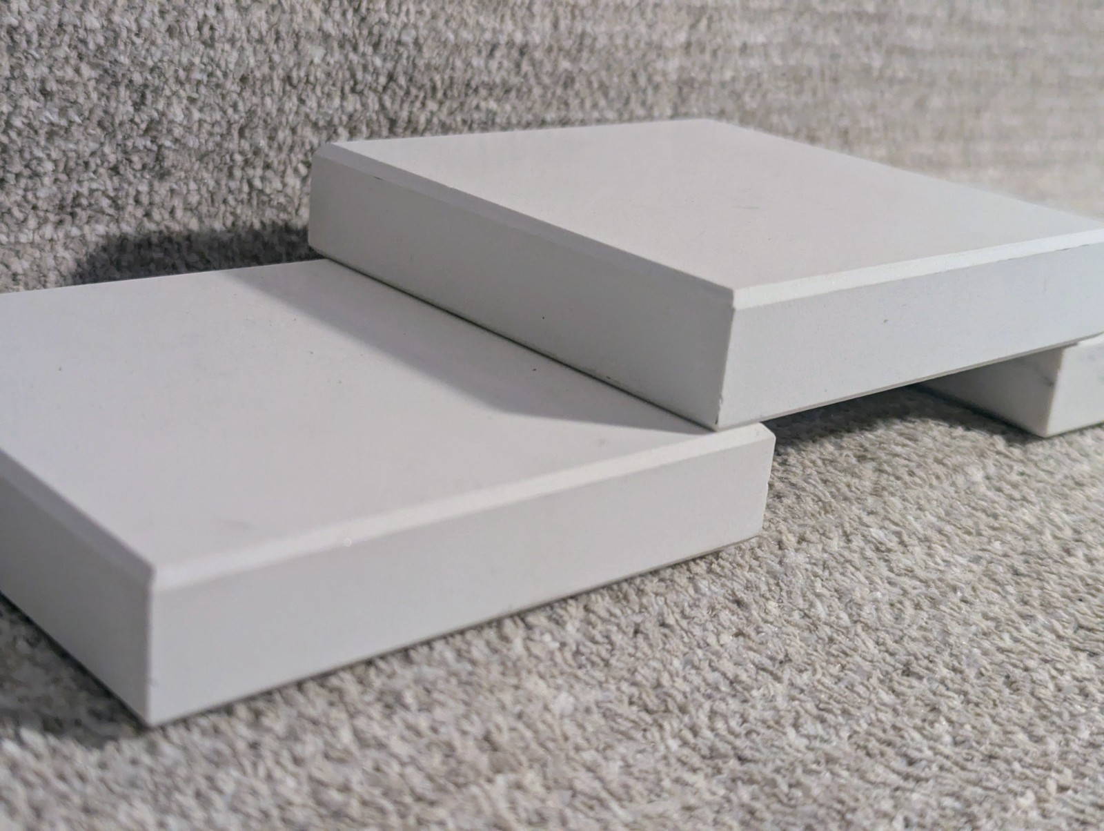 Caesarstone Quartz Stone Tile – Premium Countertop Sample for Creative Projects!