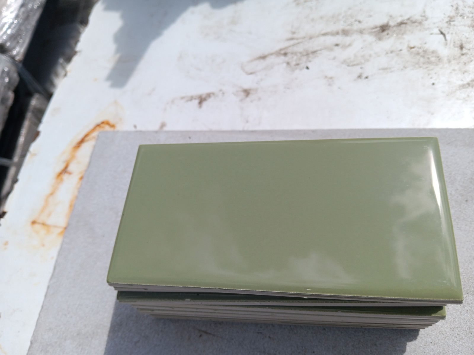 24 Tiles (3 ft²) – Glossy Garden Green 3×6 Ceramic Subway Tile..Vintage/Retro
