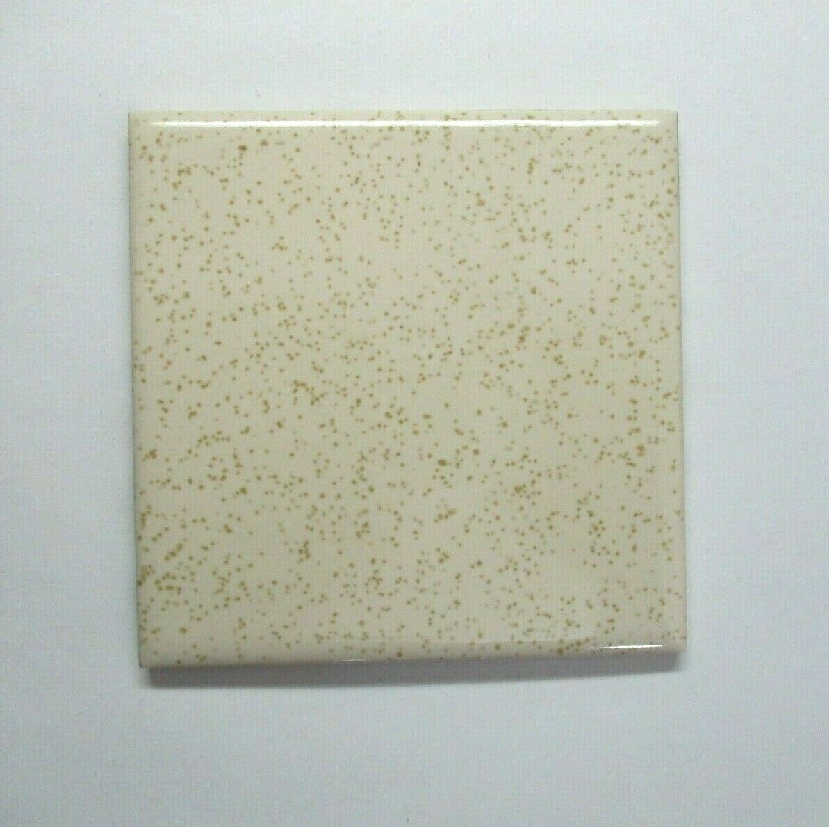 1 Wall Tile Wheeling USA 4-3/8″ Sq 1960 Gloss Brown Oatmeal on Beige Ceramic Vtg