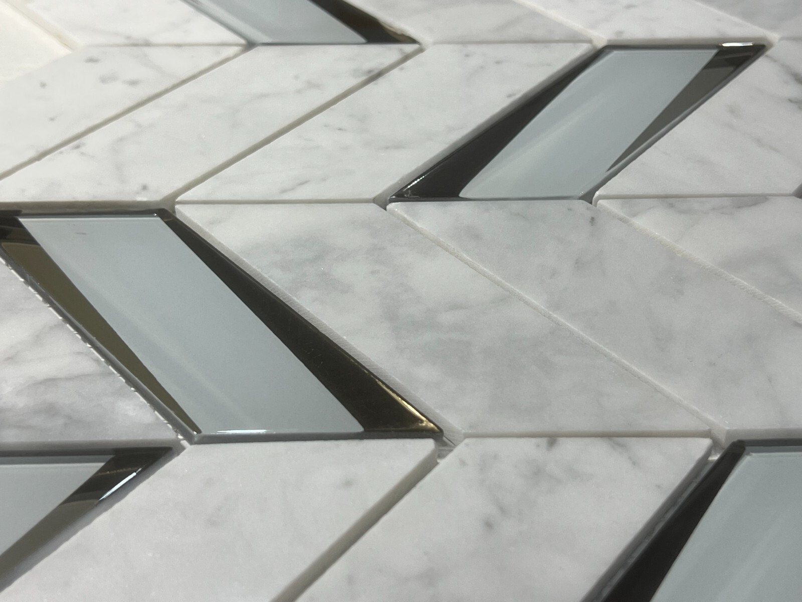 S17 Carrara White/Silver Marble Glass Mosaic Tile Kitchen Bathroom Polished