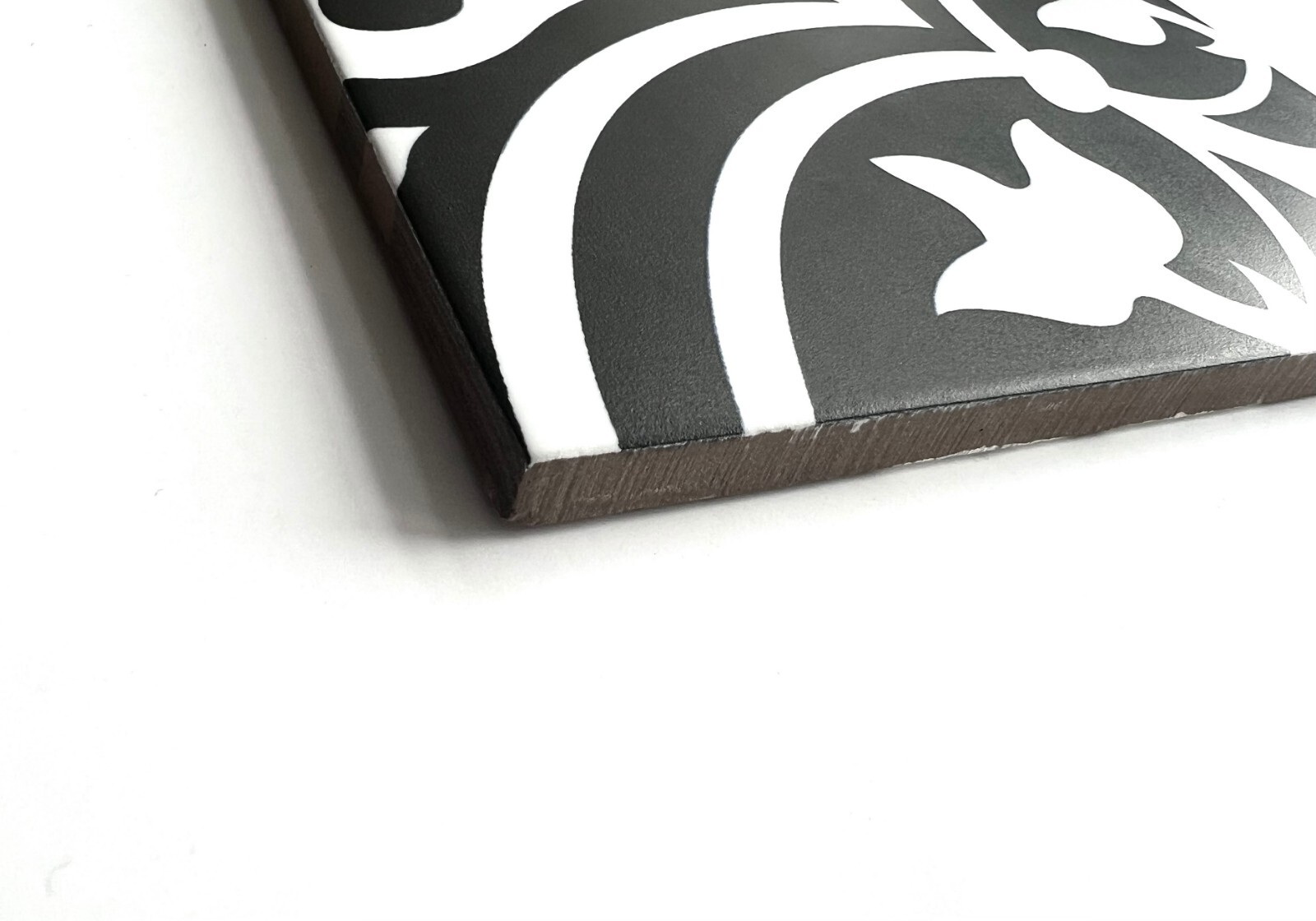8×8 Flora Black White Reverso Porcelain Pattern Modern Floor Tile (Pack of 4)