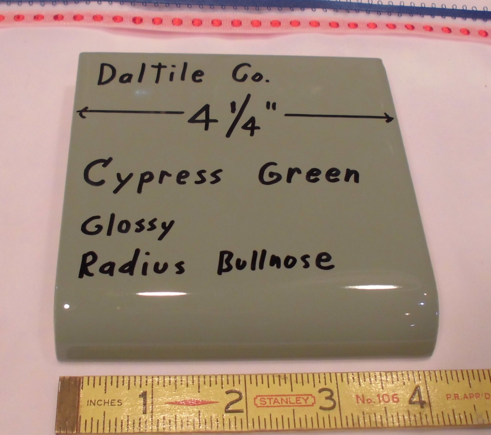 1 pc. Cypress Green: Glossy Radius Bullnose Ceramic Tile 4-1/4″ by Daltile Co.