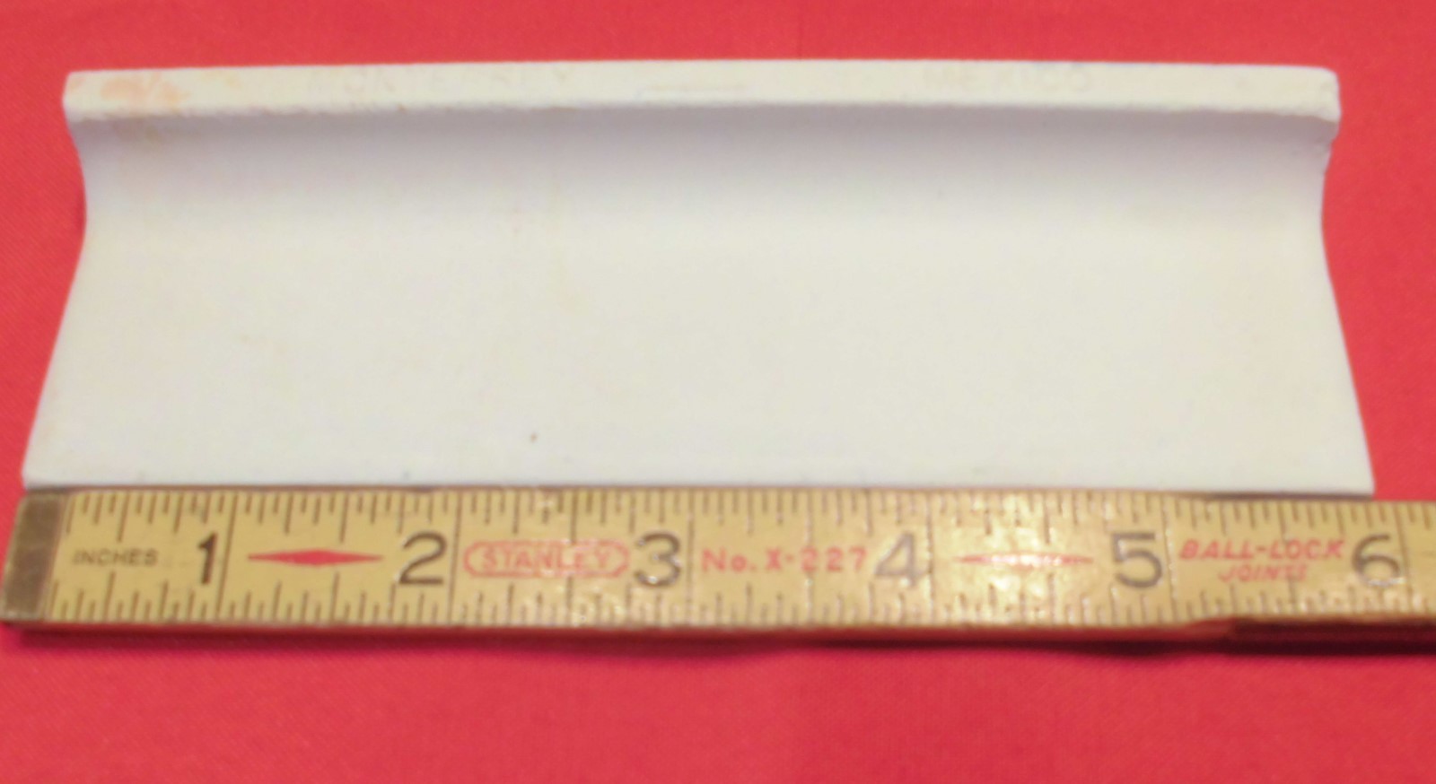 1 pc. 2″ X 6″ Vintage *Molted Baby Blue* Ceramic Mudd Radius Bullnose Tile “NOS”