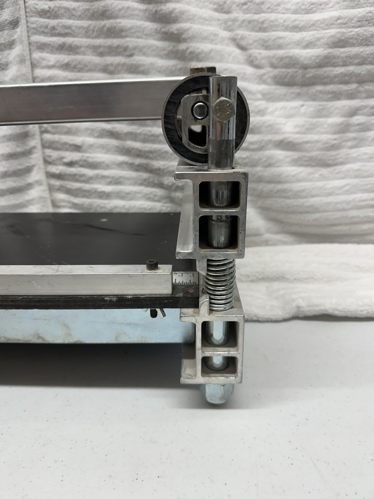Crain 679 9″ Wood, Vinyl, LVP, LVT and Laminate Flooring Cutter