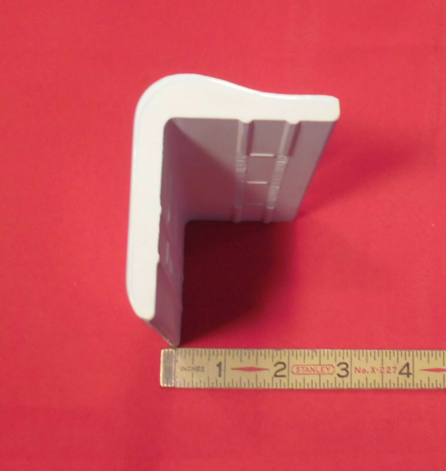 1 pc. *Bright Glossy White* V Cap Ceramic Trim Tile: Counter Top Edging, New