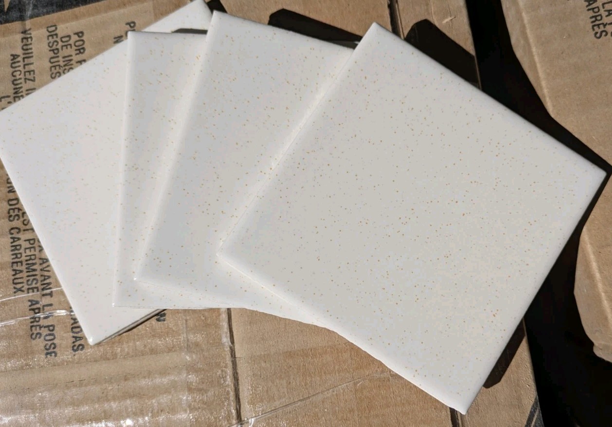 Gold Sparkle Dust on White 4-1/4″ Glossy Speckled Romany Spartan Tile New N-871