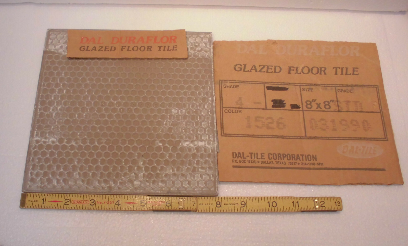 1 pc. Splashes of Grays by Daltile, Ceramic Floor Tile, 8″ X 8″ Dal-Duraflor