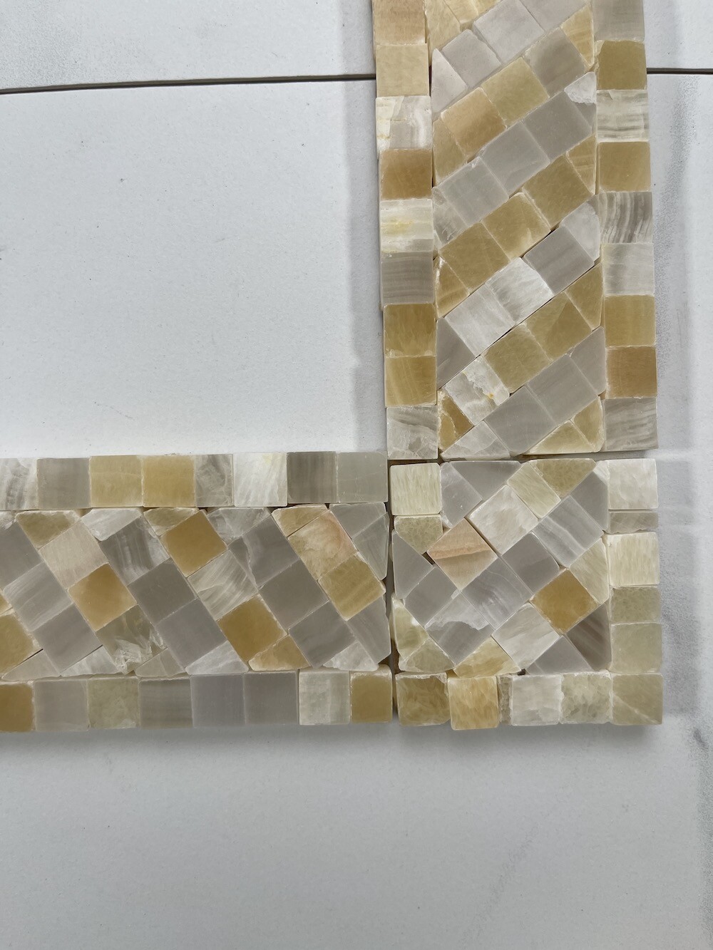 B0091CP Marble Mosaic Border Accent Tile Renaissance Honey Onyx 2×2 Polished