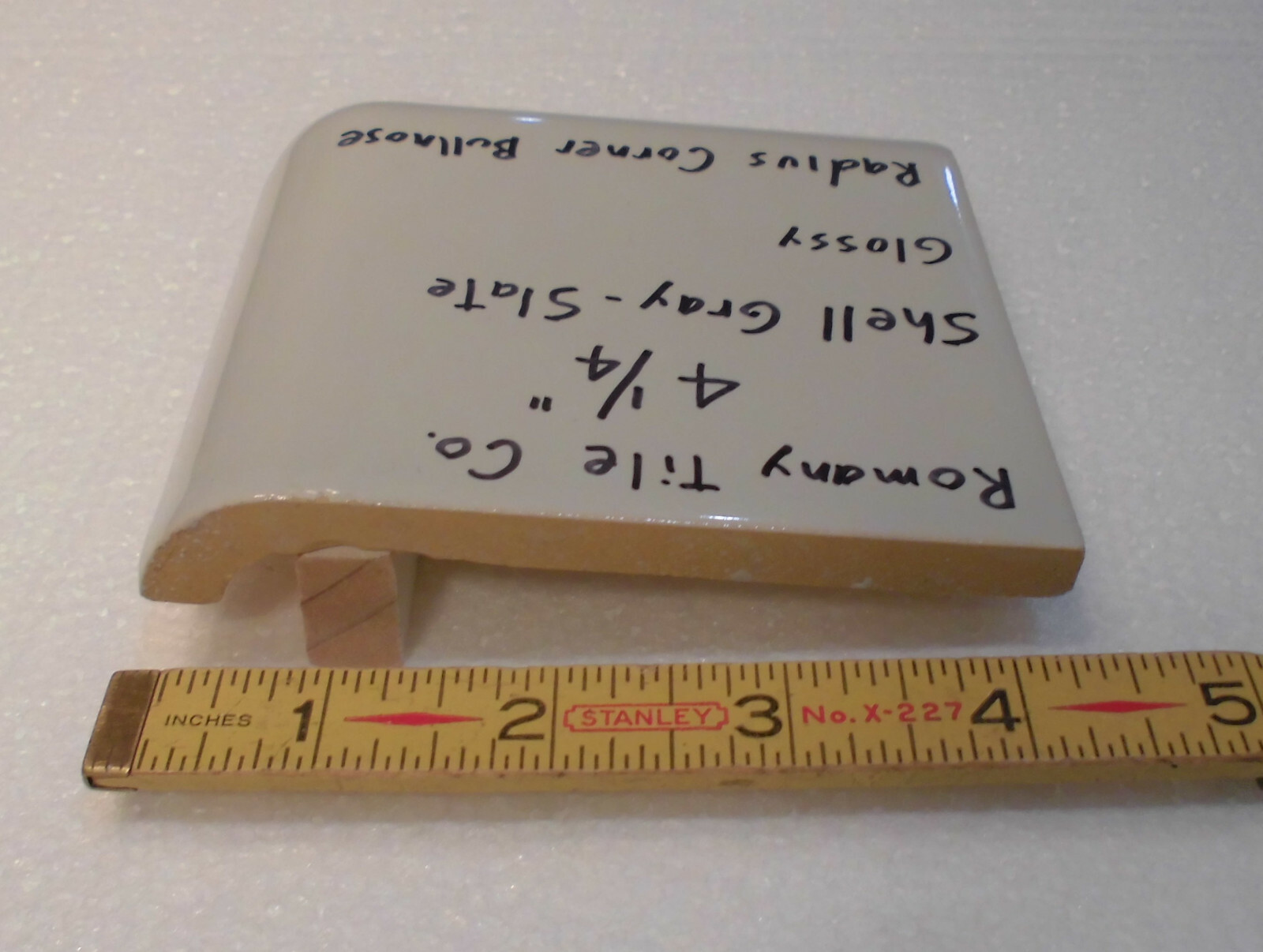 1 pc. Slate / Shell Gray: Radius Corner Bullnose Ceramic Tile 4-1/4″ Glossy, NOS