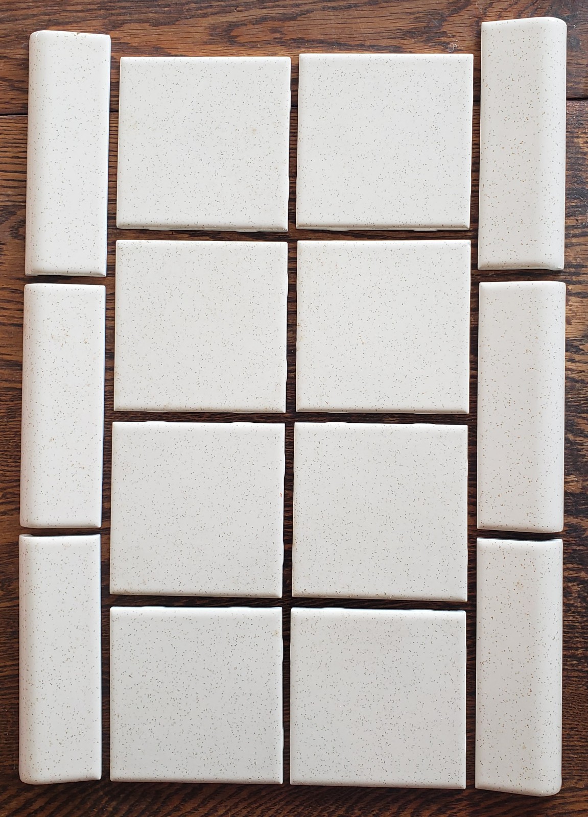 Dal-Tile wall/floor Ceramic Gloss Speckled Oatmeal/Beige, Or For Crafts.
