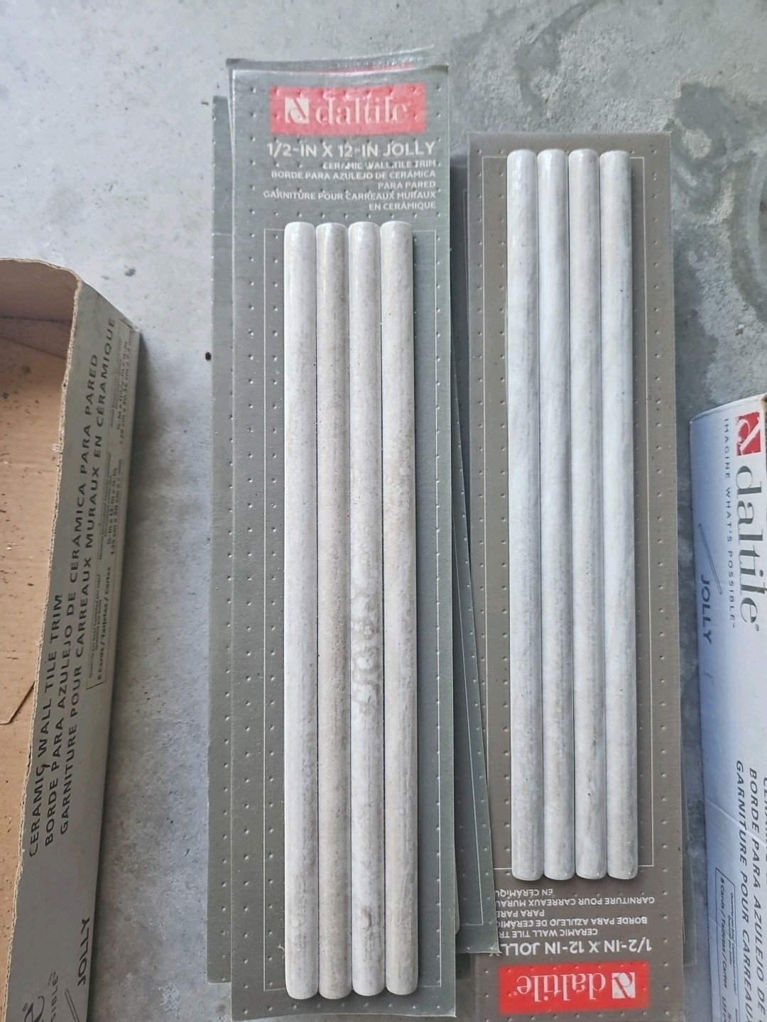 Daltile Case Jolly Linear Gray 1/2″ X 12″ Ceramic Wall Trim