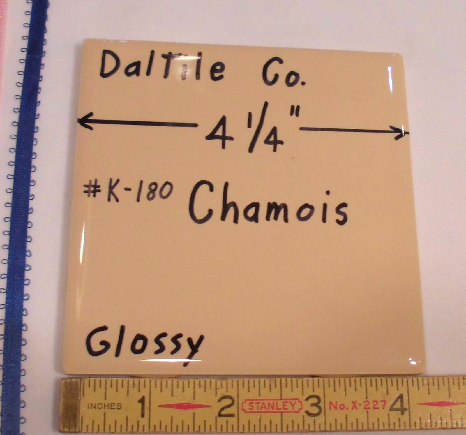 1 pc. *Chamois / Tan* Glossy Ceramic Tile by Daltile #K180; 4-1/4″ Discontinued