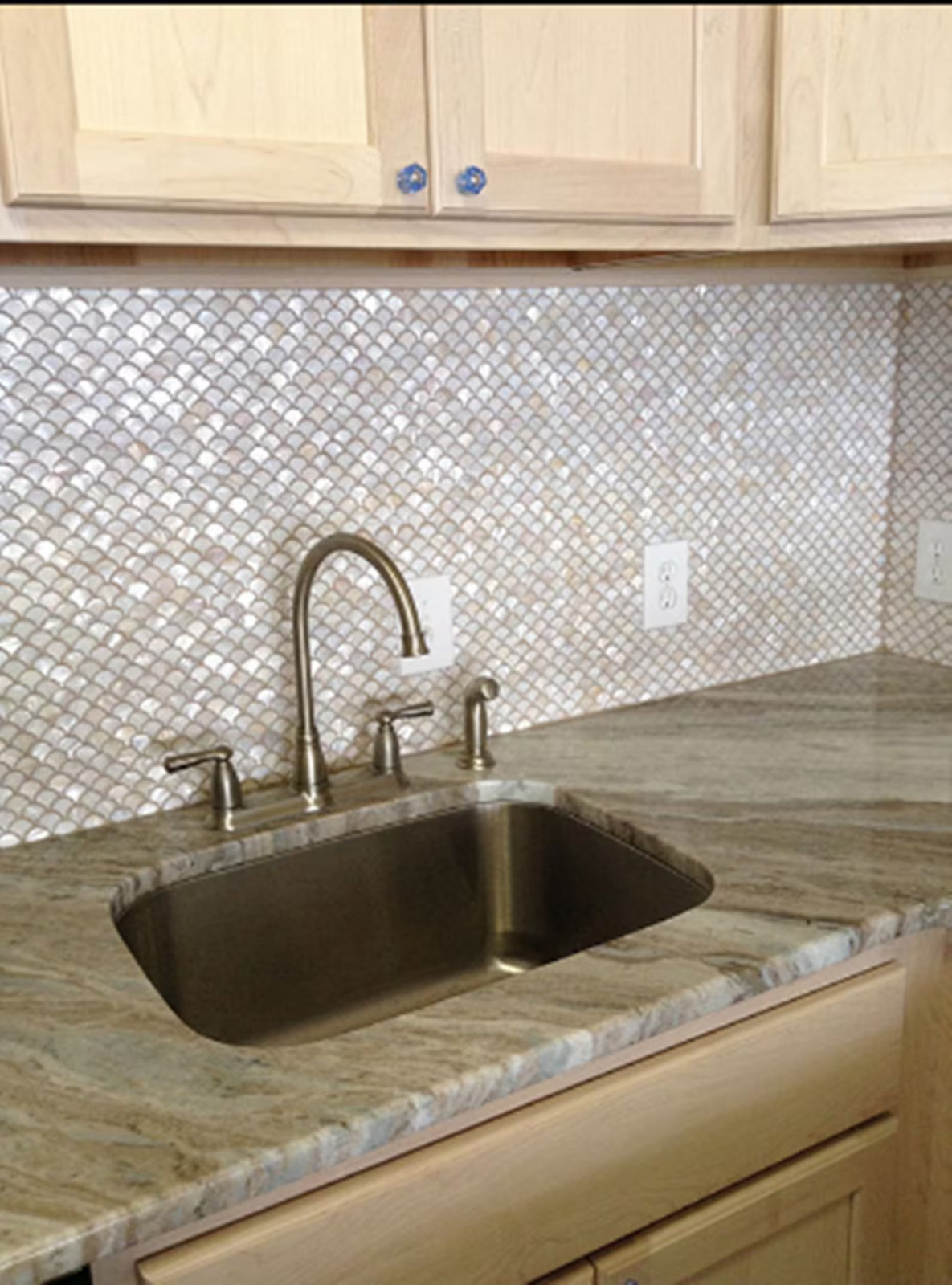 White Fish Scale Mother of Pearl Mosaic Tile For Bathroom Kitchen WShower Backsp
