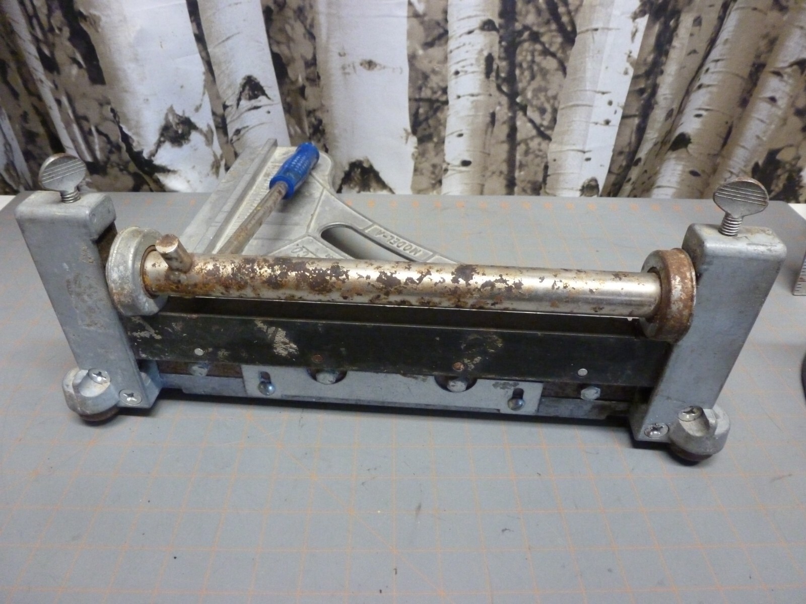 CRAIN CUTTER Co Vinyl Tile Cutter Shear Guillotine Model 201 A
