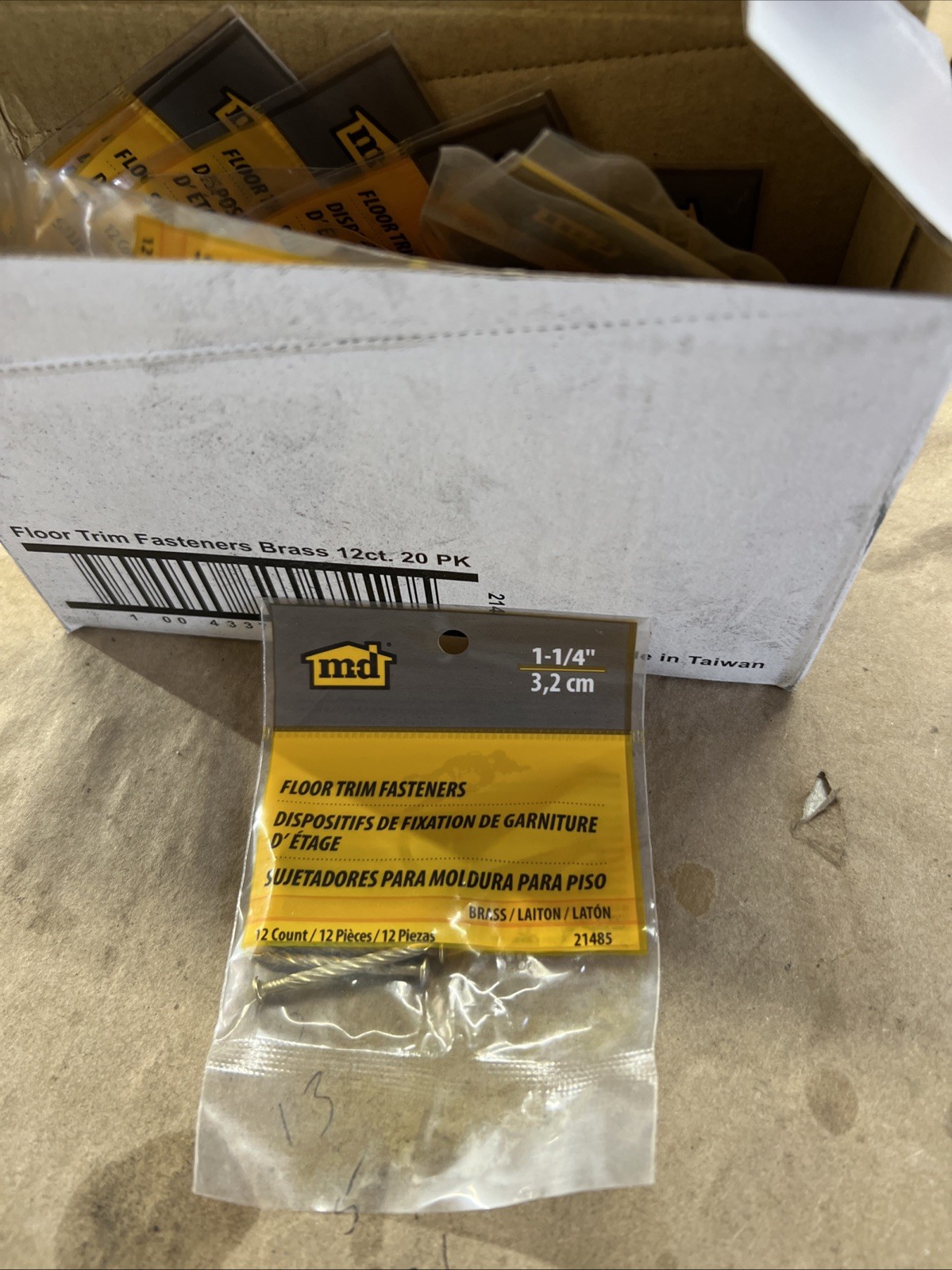 20 Packs M-D Products 21485 1-1/4-Inch Screw Nails for Carpet Metal 12 Per Pack