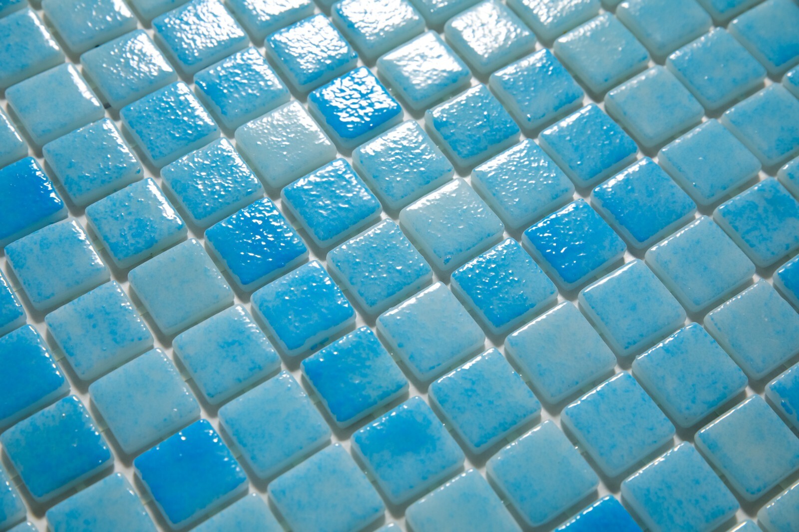 Pressed Glass Mosaic on Pool Net 32.5×51.5 – Caribbean Pool Glossy