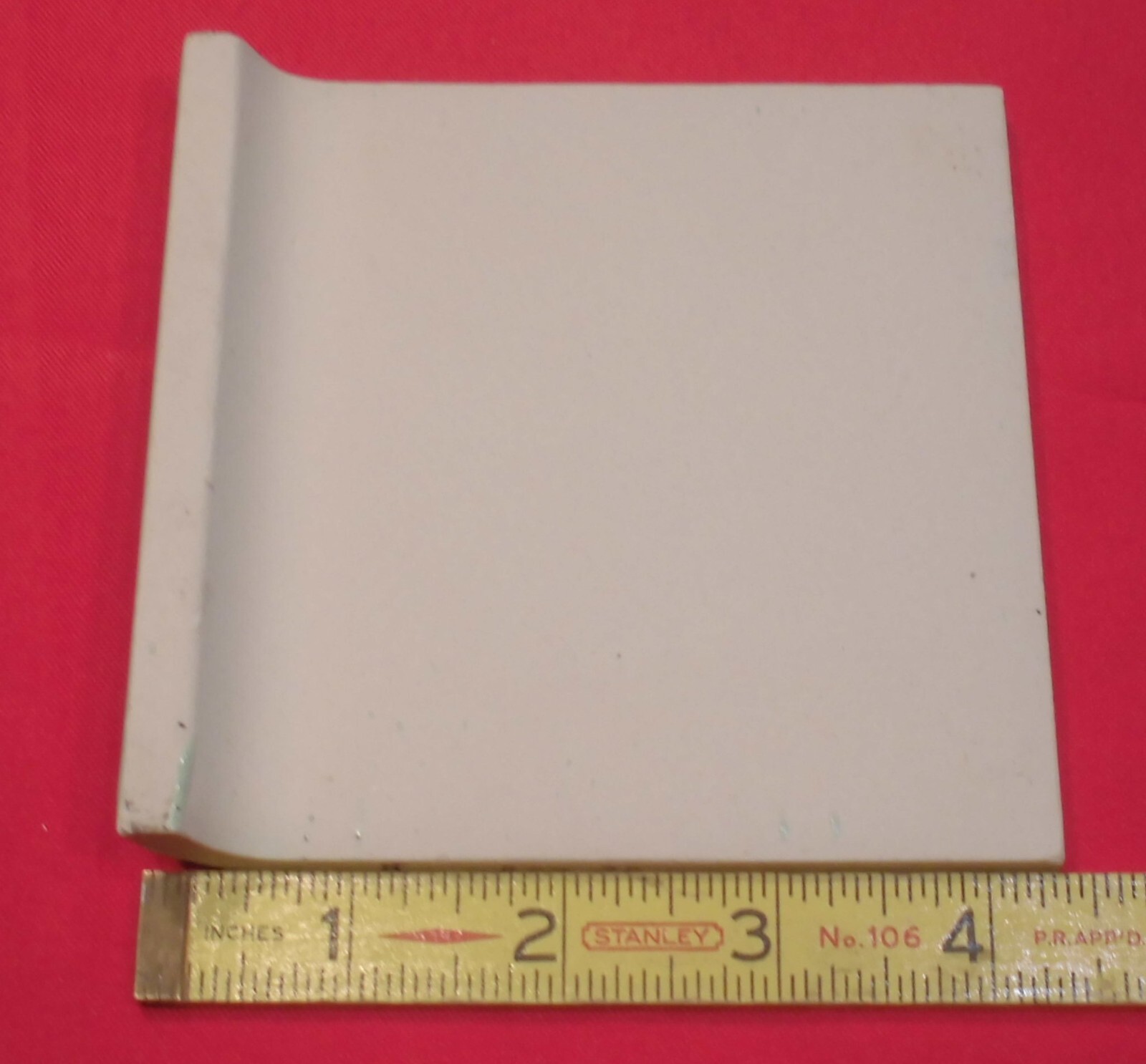 1 pc. Radius Bullnose; Stardust Green: Glossy Ceramic Tile by Robertson 4-5/16″