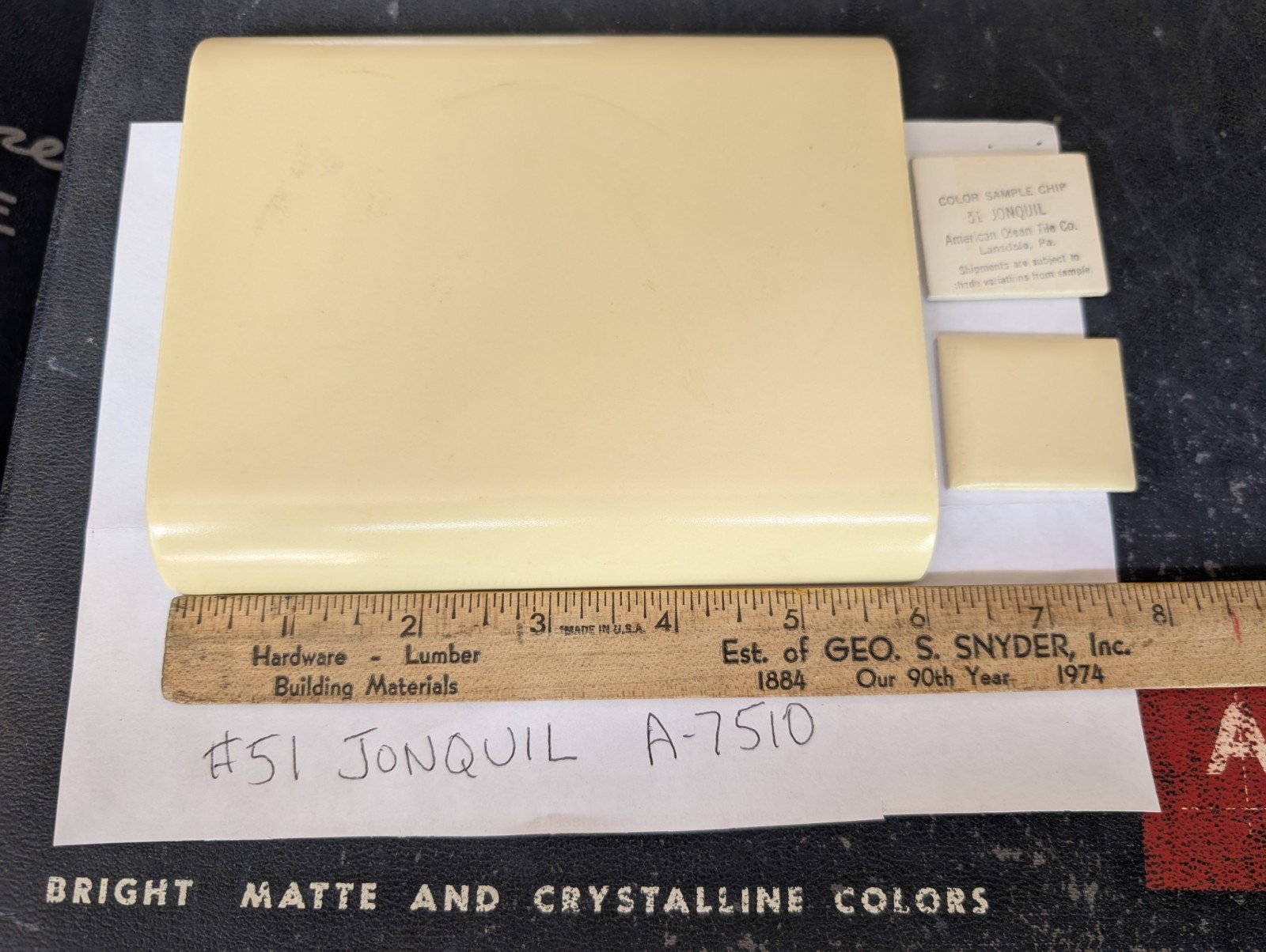 1 pc American Olean Gloss Matte Jonquil #51 A7510 Ceramic Tile Mud Bullnose 5×6″
