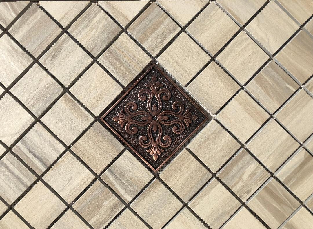 21 1/2″ X 15 5/8″ Tile Medallion – Happy Floors Paint Stone – metal accent