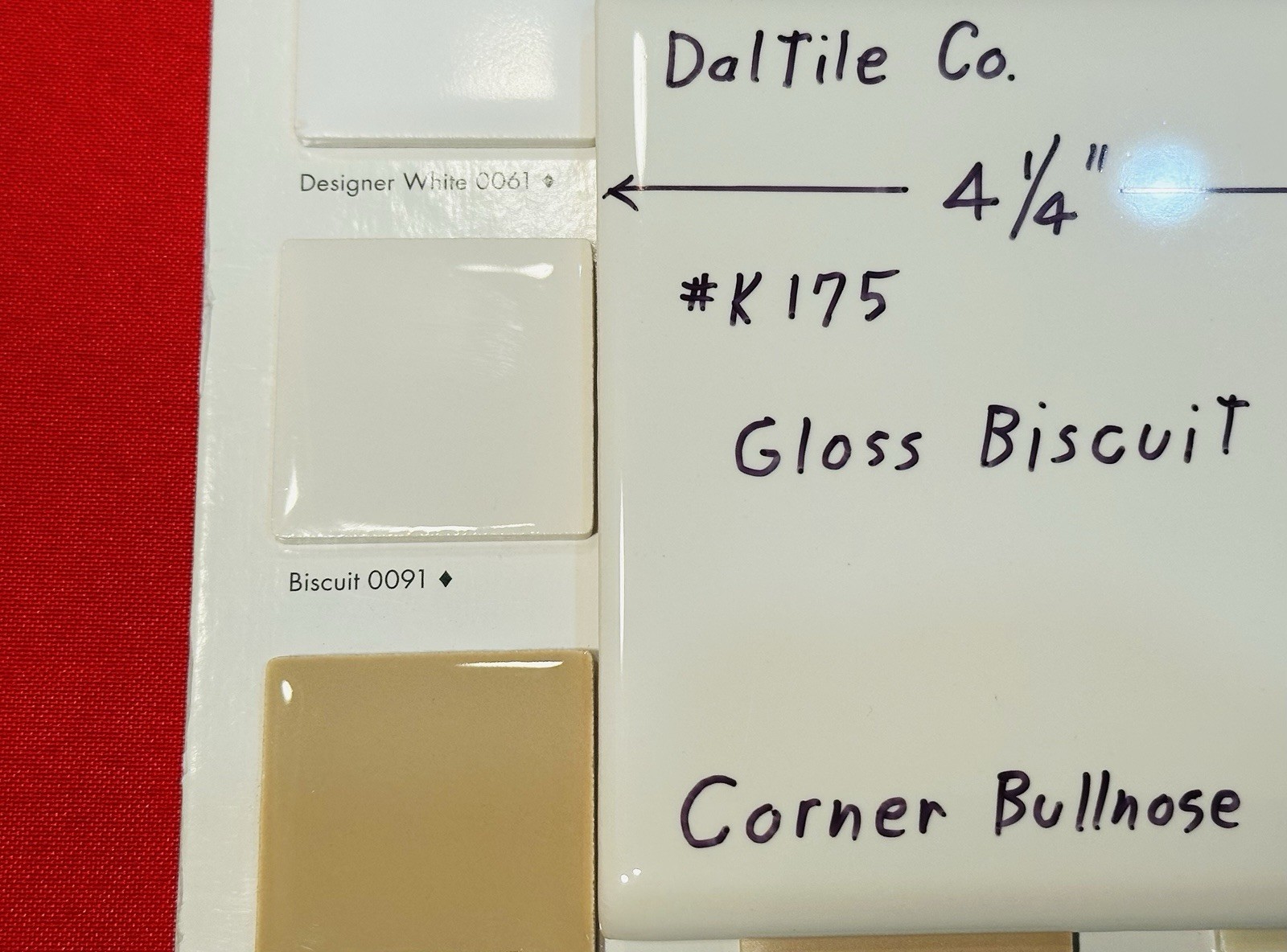 1 pc. Gloss Biscuit: 4-1/4″ Ceramic Corner Bullnose Tile by Daltile Co. NEW