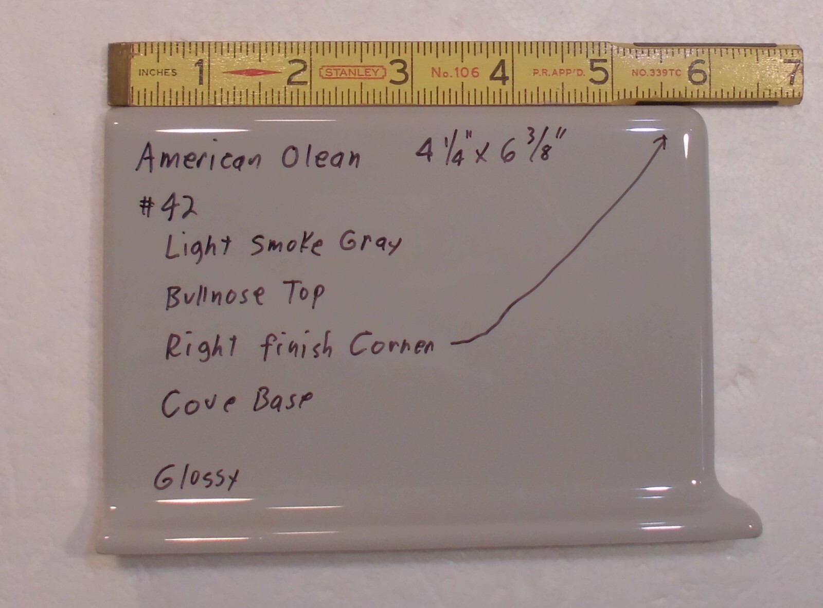 1 pc. Light Smoke Gray: base/cove Ceramic Tile: 4-1/4″ X 6″ Right Finish Corner