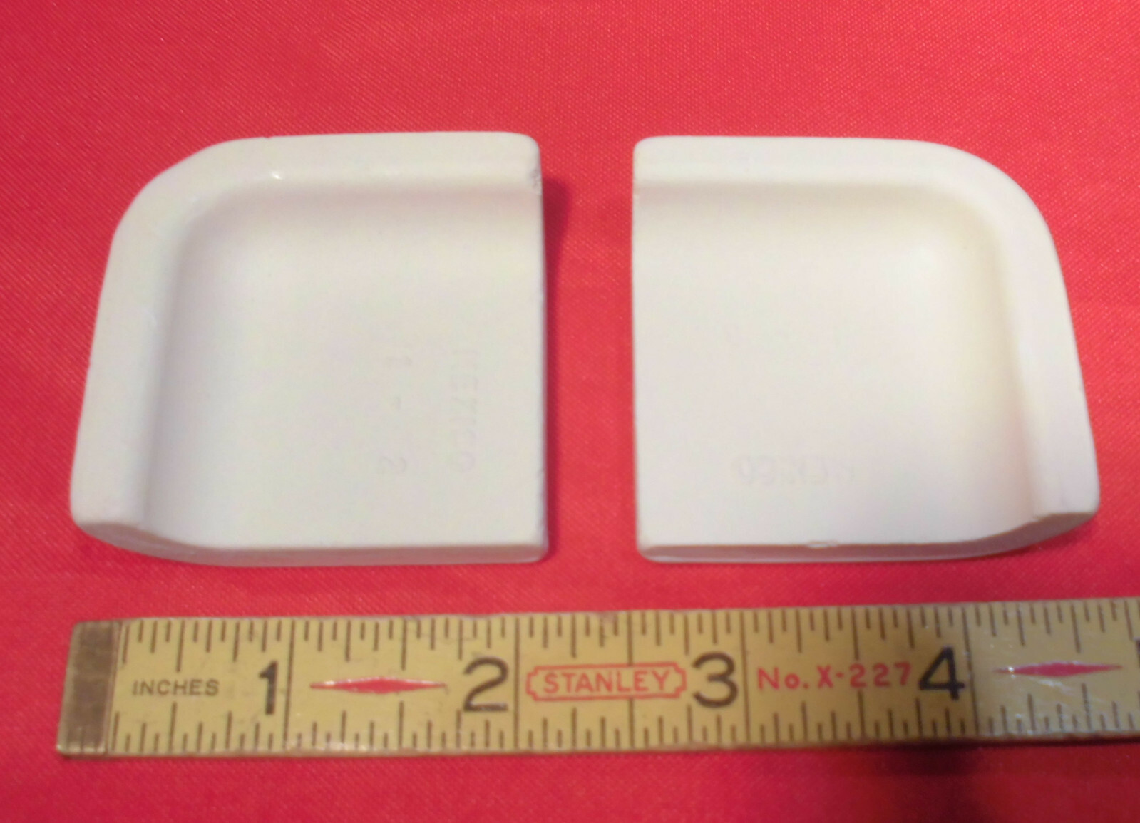 2 pcs. Starting Line White 2″ X 2″ X 5/8″ Ceramic Bullnose Radius Corner Tiles