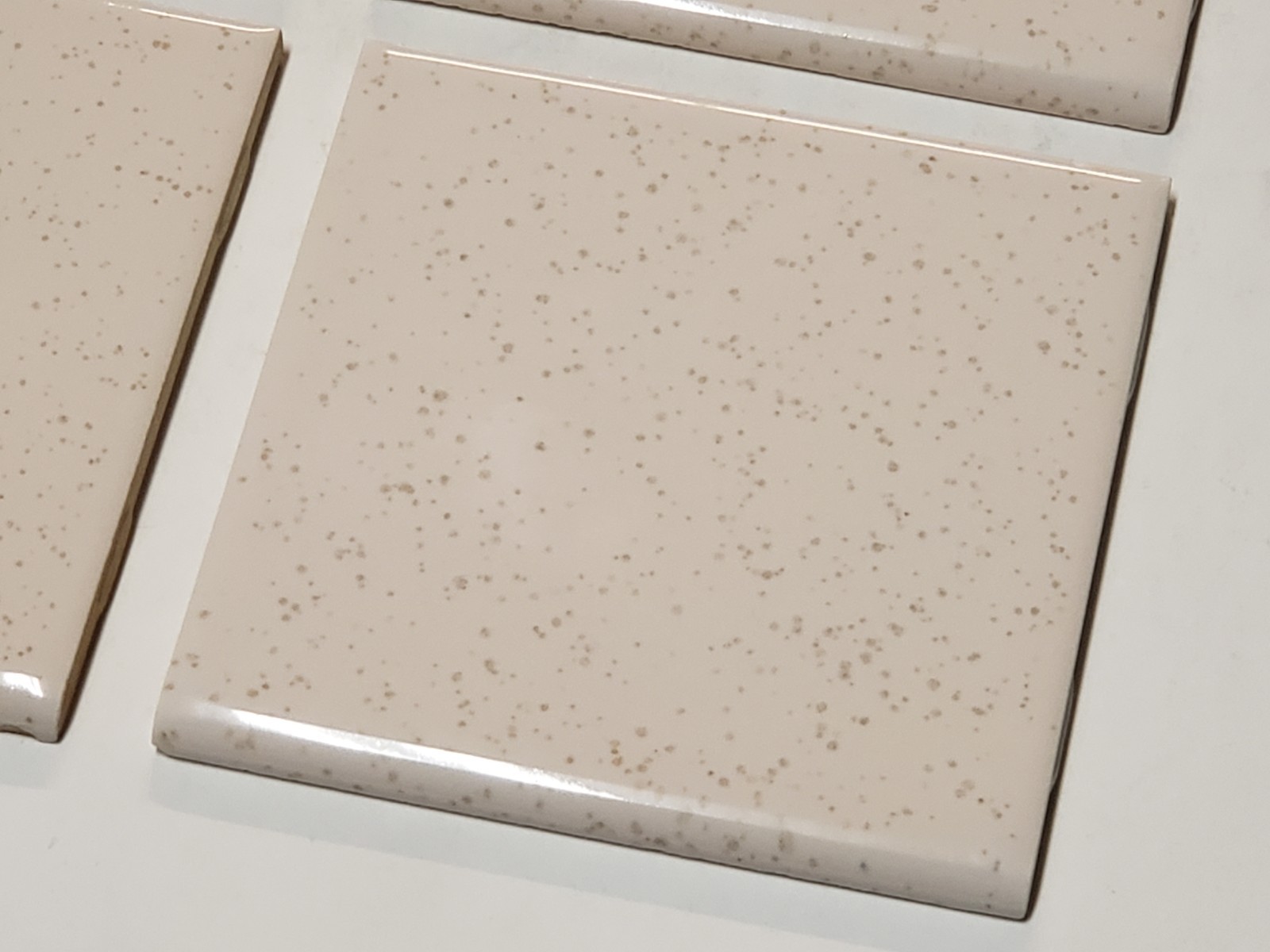 Vtg Lot of 4 ATCO Ceramic Tile Beige w/brown speckle fleck gloss bullnose 4 1/4″