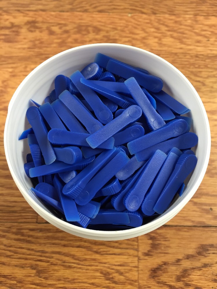Barwalt 16370 Gripper Tile Flooring Wedges 550 Pieces Per Jar