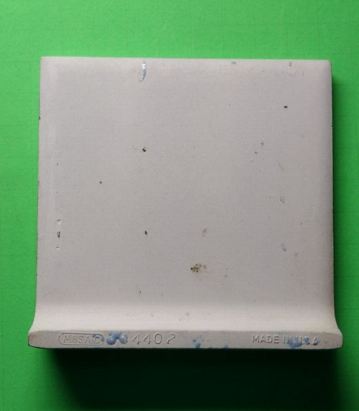 1 Mosaic 4402 USA Outside Corner Wall Tile Radius Curved Cap 4-3/8 Baby Blue Vtg