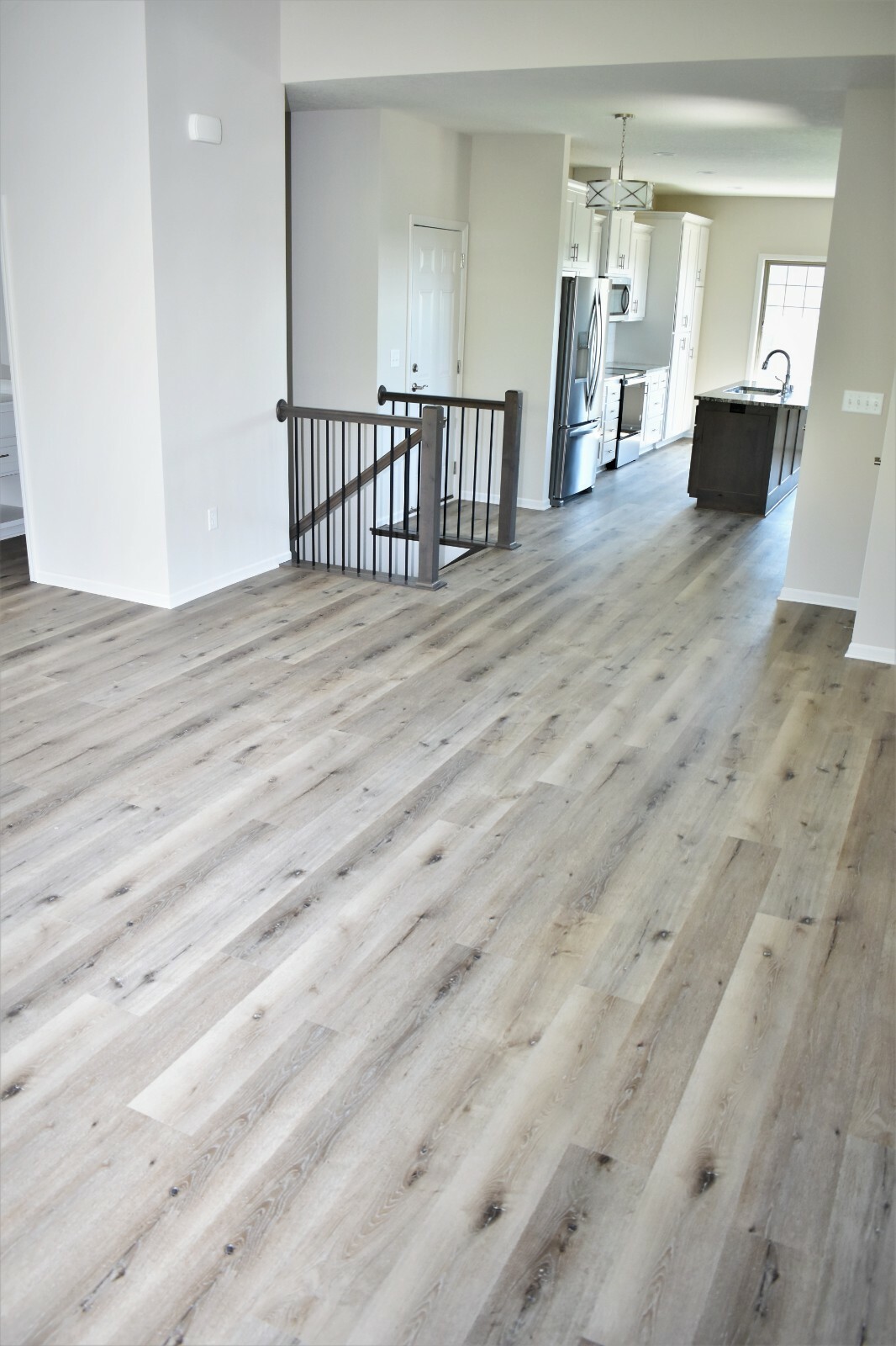 Scandia Luxury Vinyl SPC Plank With 1mm IXPE Rubber Pad Sample