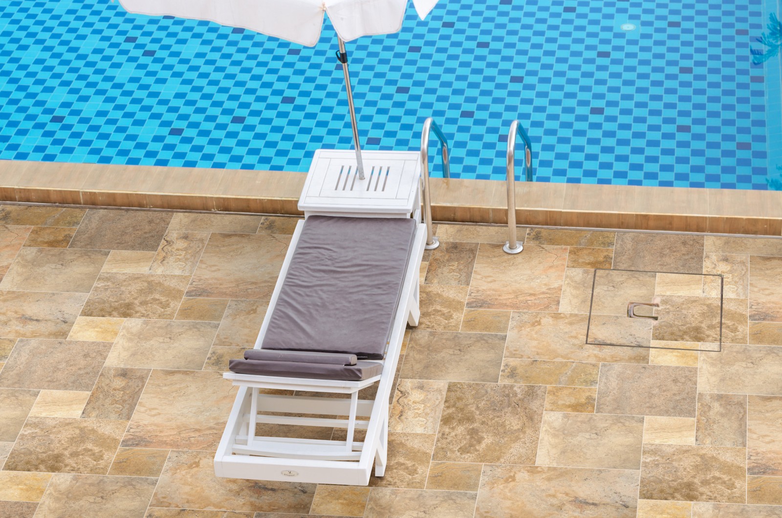 Ackland AKLTPMAR10KT-PL Marzana Exterior Paver Tile – Tumbled – Off White