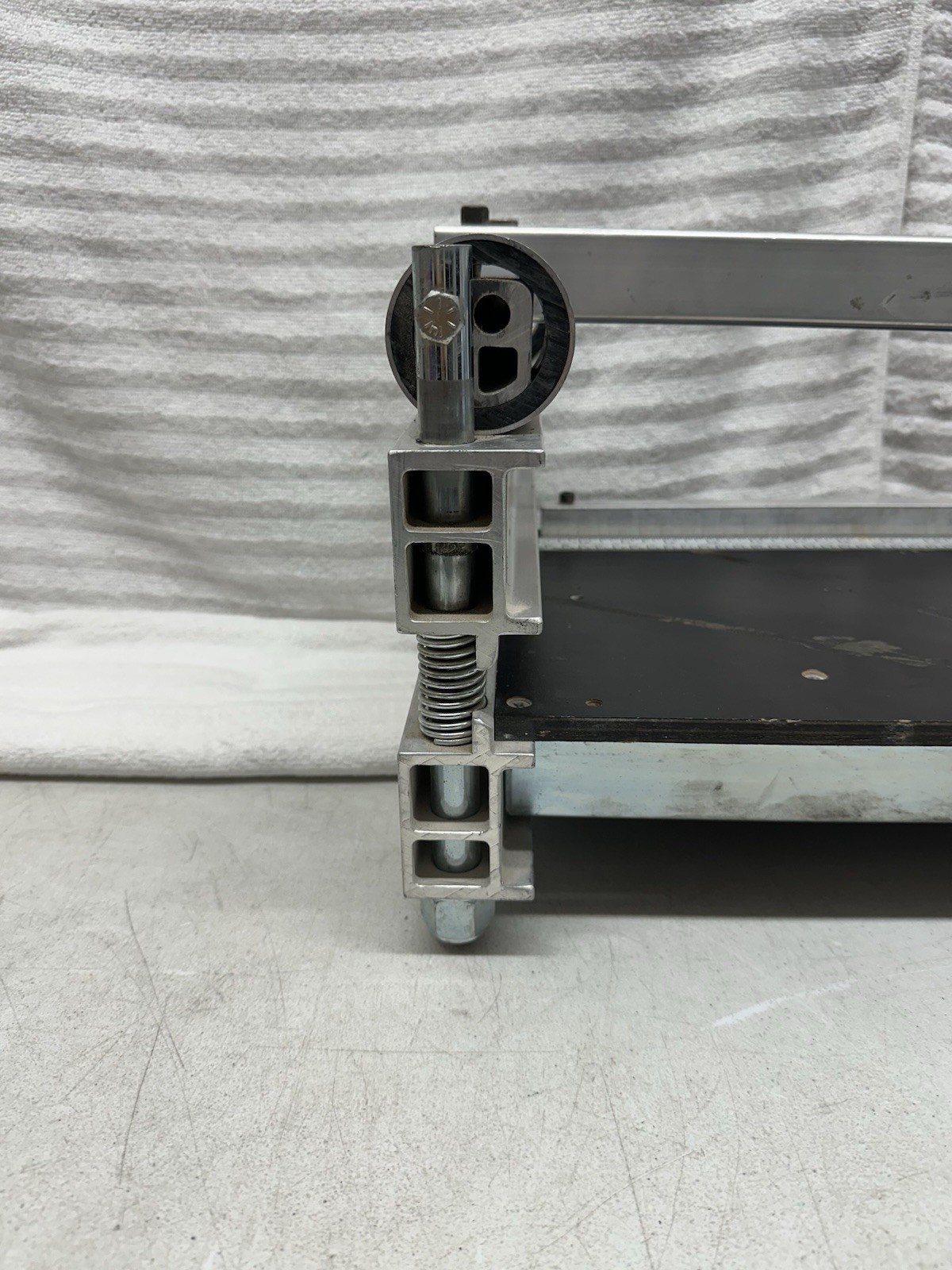Crain 679 9″ Wood, Vinyl, LVP, LVT and Laminate Flooring Cutter