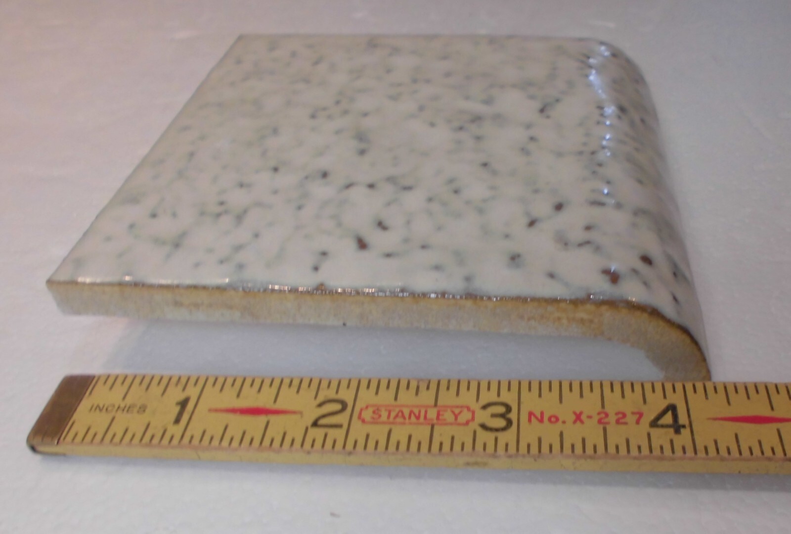 1 pc. Pearl #945: 4-1/4″ Ceramic Tile; Tuscany Glaze; by American Olean NOS