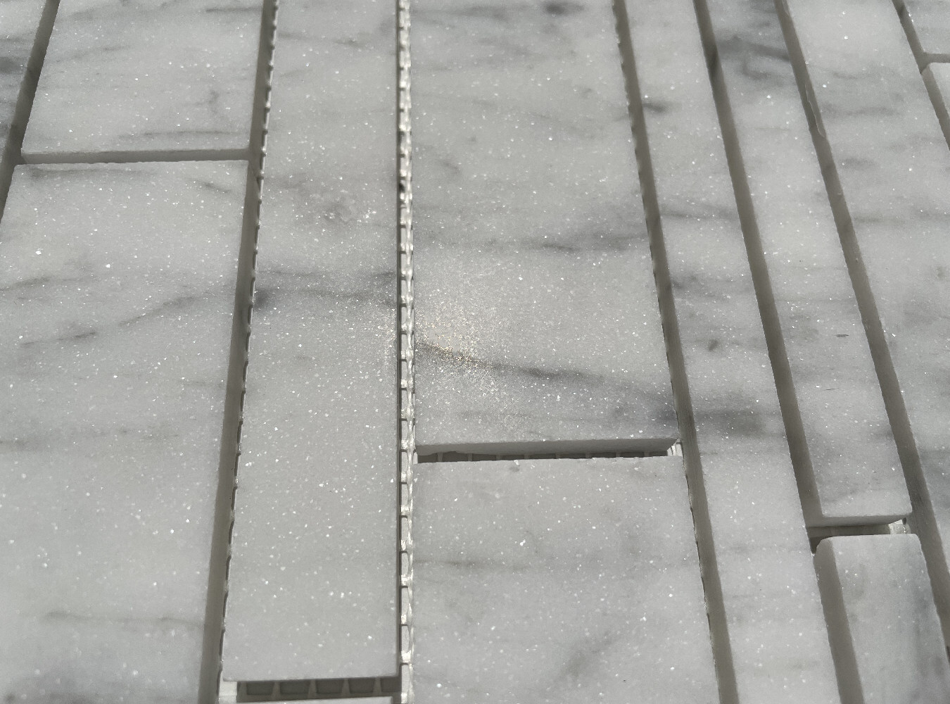 C78XH Carrara White Marble Random Strip Modern Brick Mosaic Tile Honed