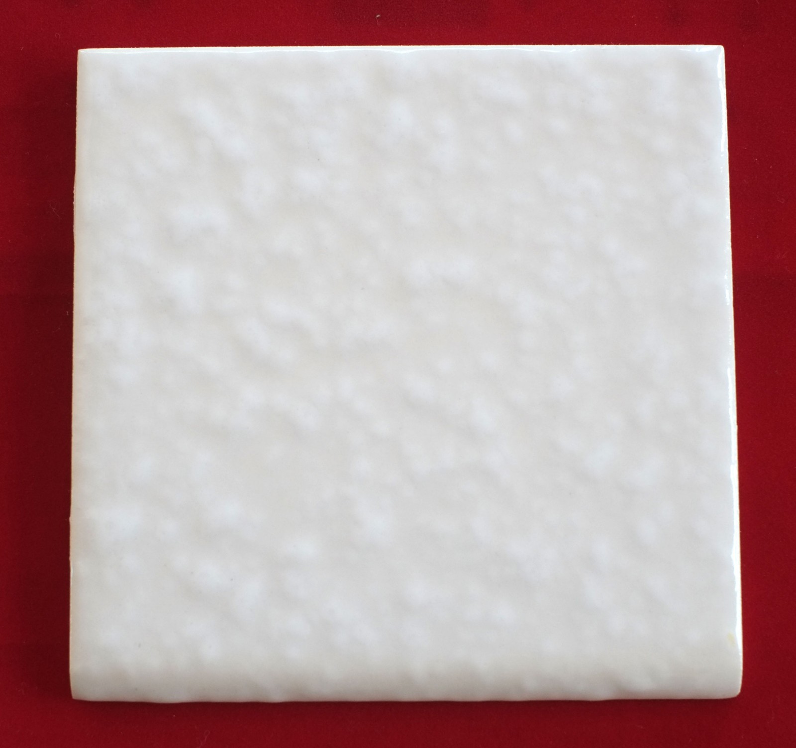 1 NOS Daltile Mayan White 4-1/4″ Bullnose Edge Ceramic Wall Tile Bumpy Splatter