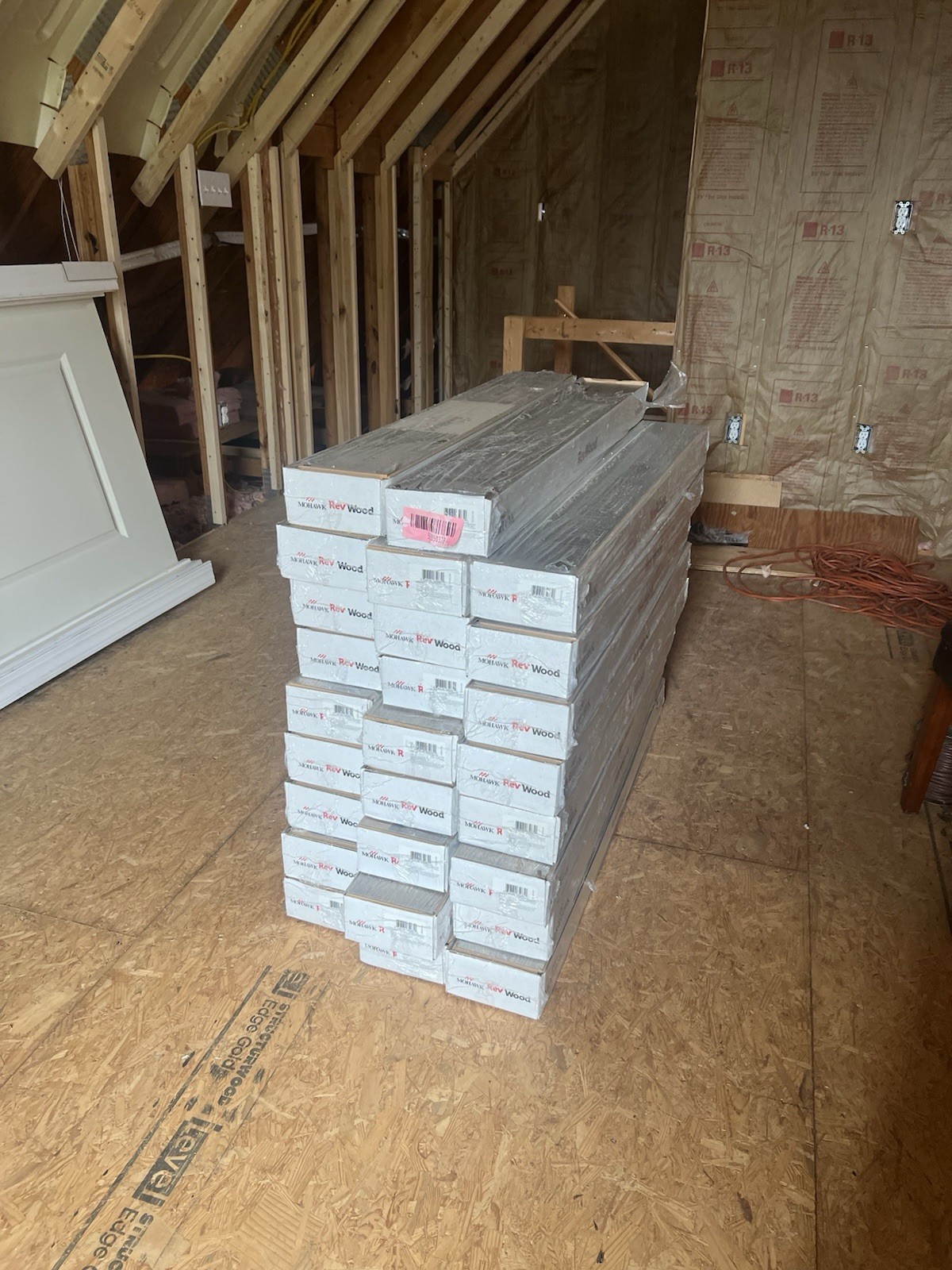 Mohawk RevWood Plus Oak Laminate Flooring Plank Natural Low Gloss 6.14×47.24in.