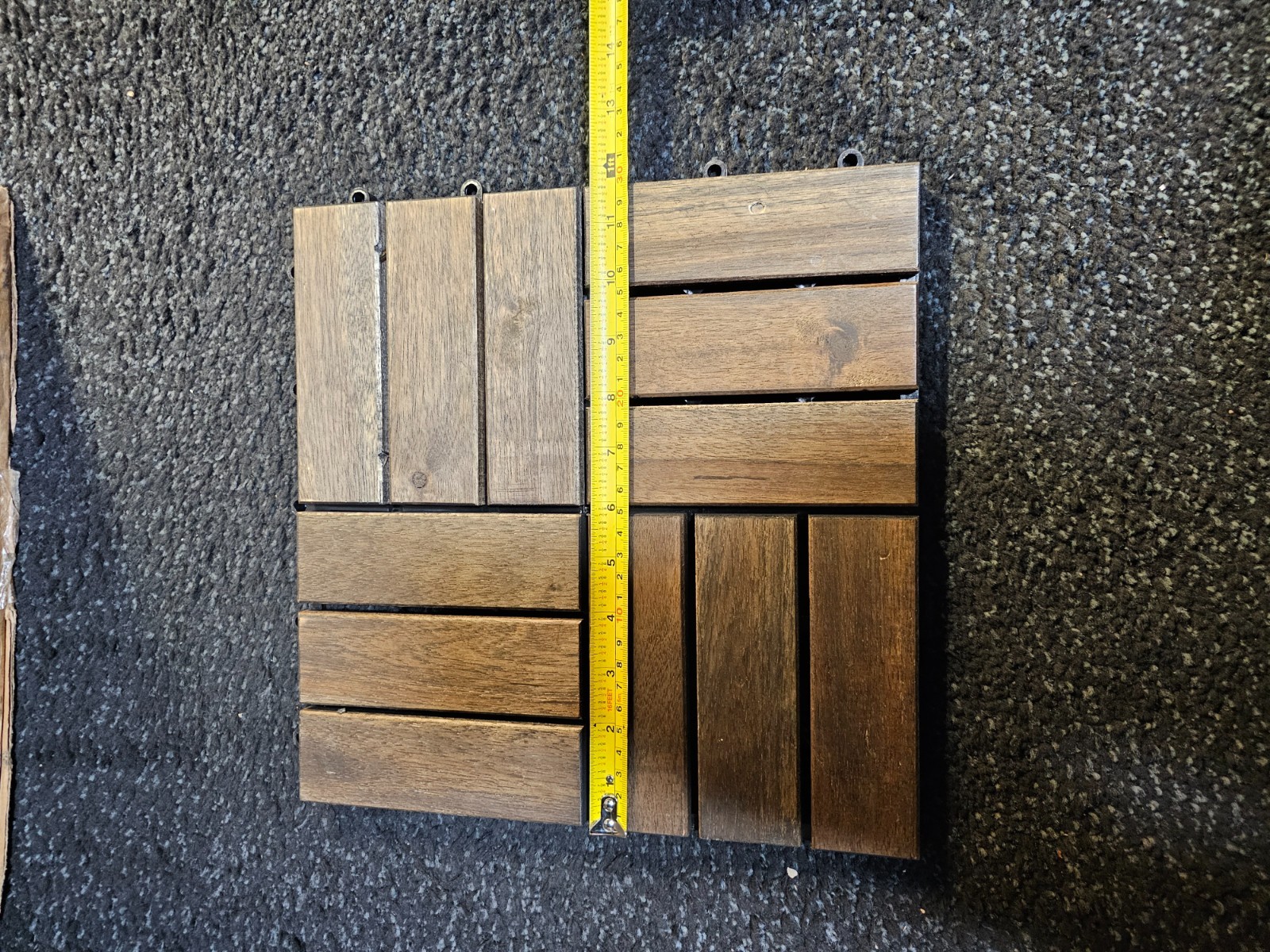 (QTY 35) Acacia Wood Interlocking Deck Tiles 11-5/8″ x 11-5/8″ Patio Flooring
