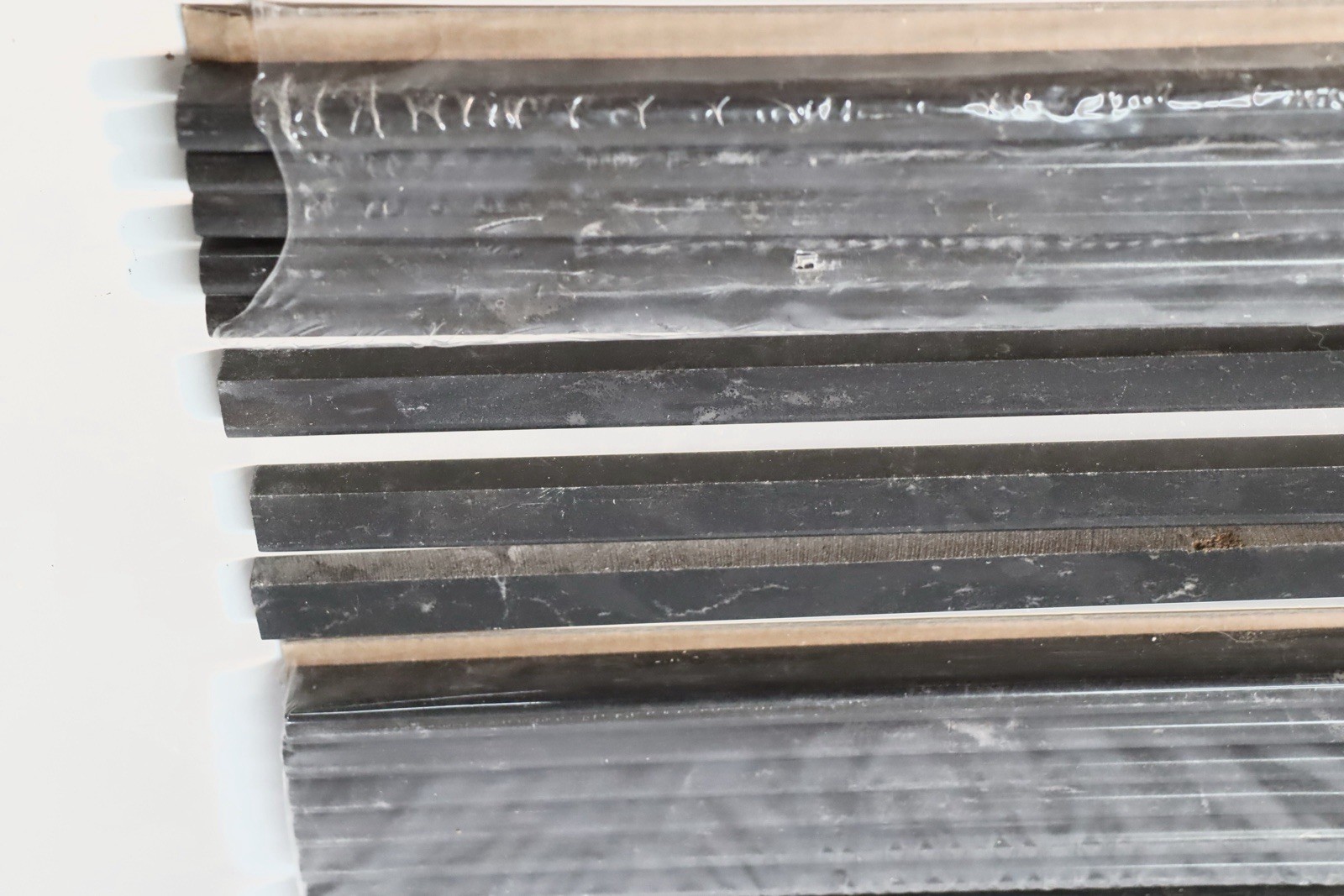 33’ Pieces Of “The Tile Shop” Noir Polished Somerset Trim Tile .4”x12” 655997