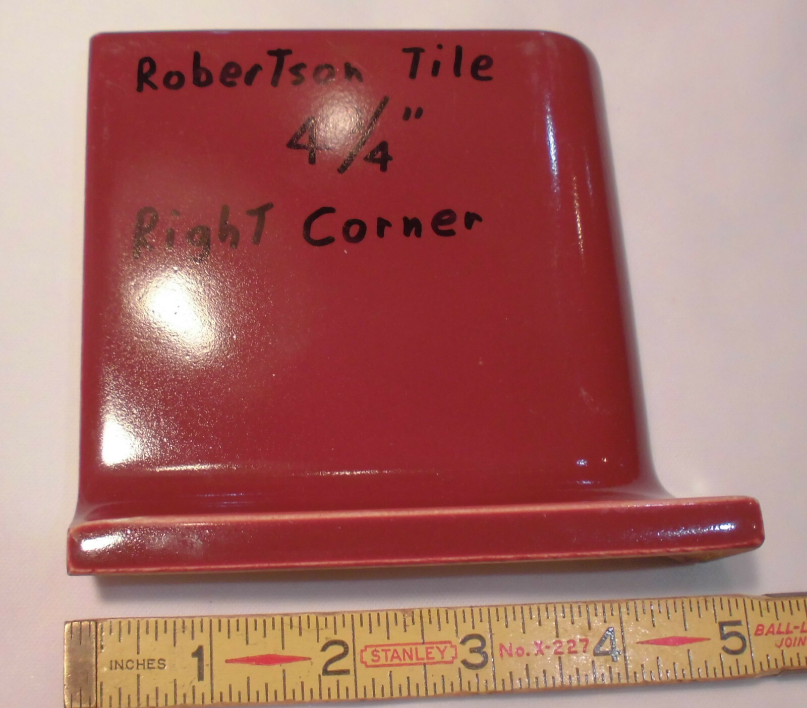 1 pc. Cove-Base Ceramic Tile *Dubonnet – Dark Burgundy* Radius Right Corner