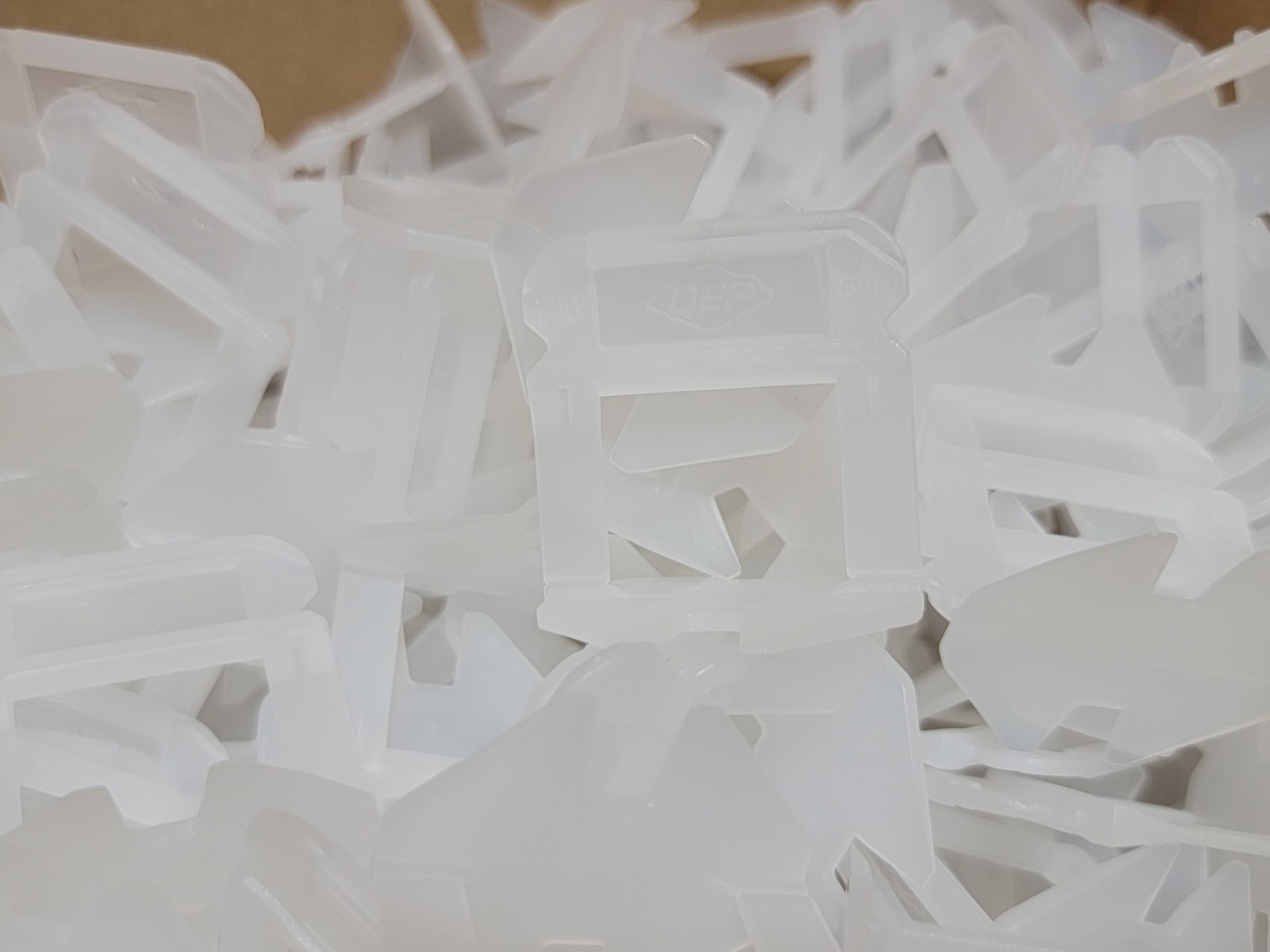 QEP Lash XL Tile Leveling Clips 1/16″ 1.5mm Part A CLIPS ONLY (300 Count)
