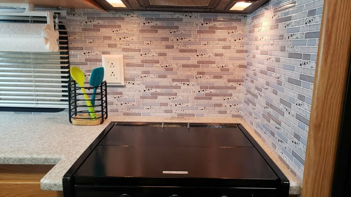 Art3d 10sheets Peel and Stick Brick Kitchen Backsplash Self-Adhesive Wall Tile