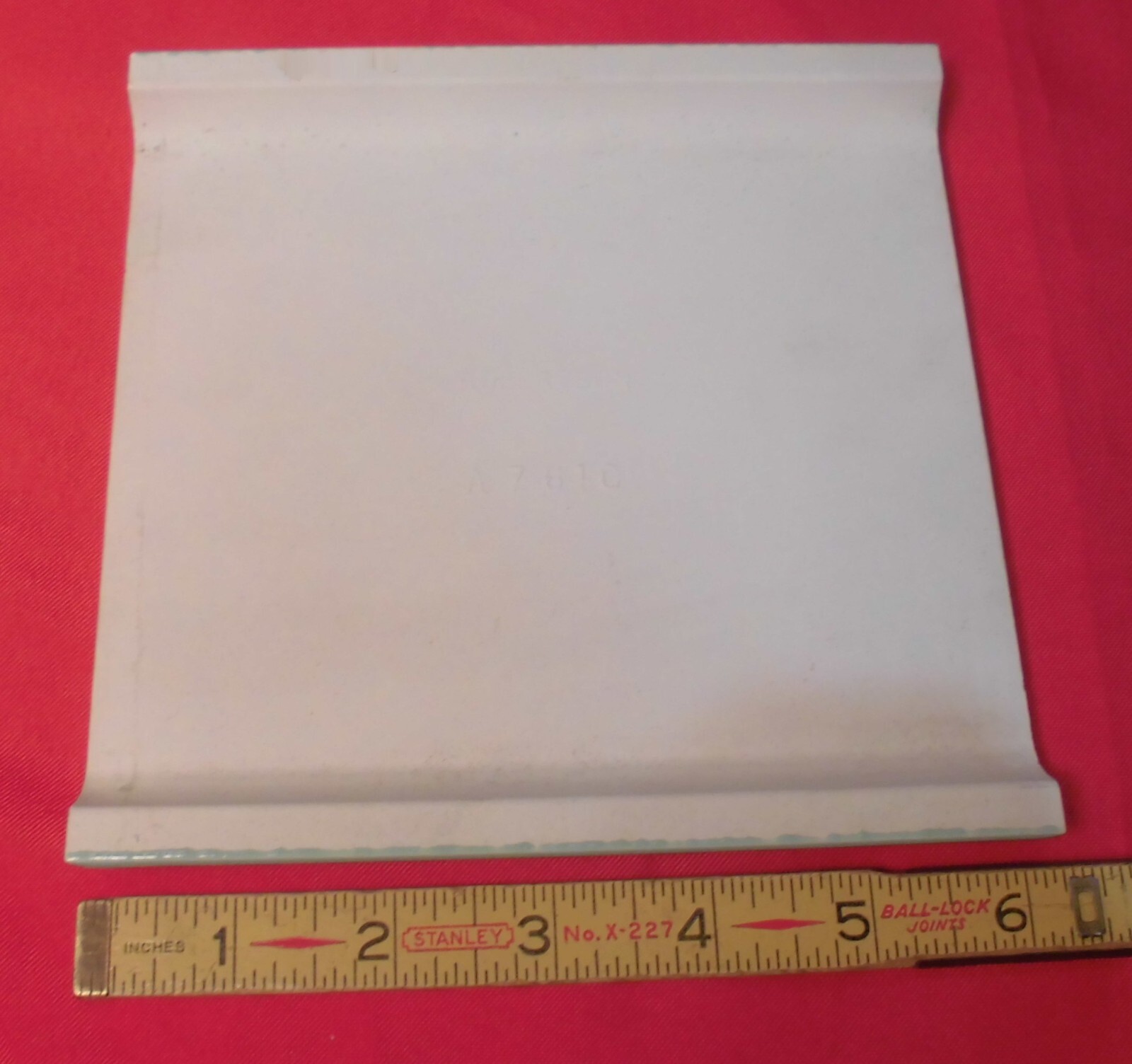1 pc. Leaf Green 6″ x 6″ Double Radius Bullnose Glossy Ceramic Tile: NOS