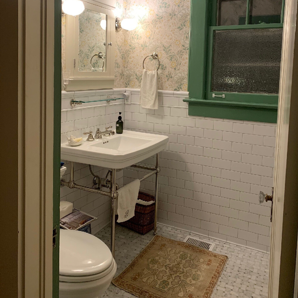 C652XH White Carrara Marble 1×2 Basketweave Mosaic Tile Green Dots Honed