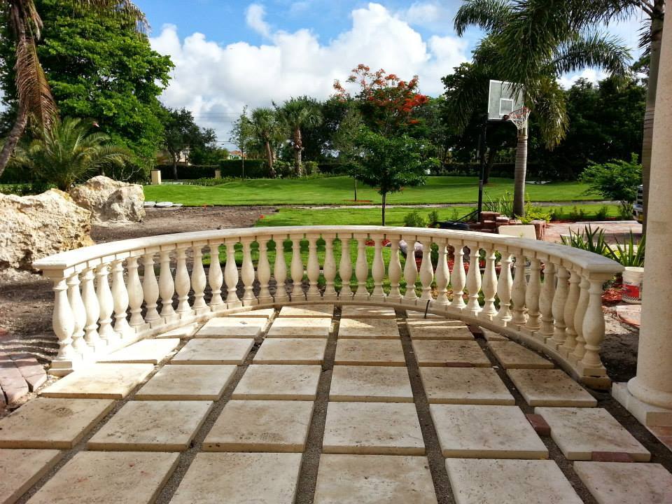 CAST STONE BALUSTRADE / BALUSTERS /HANDRAIL/ POSTS W/ IRON ROD CORE